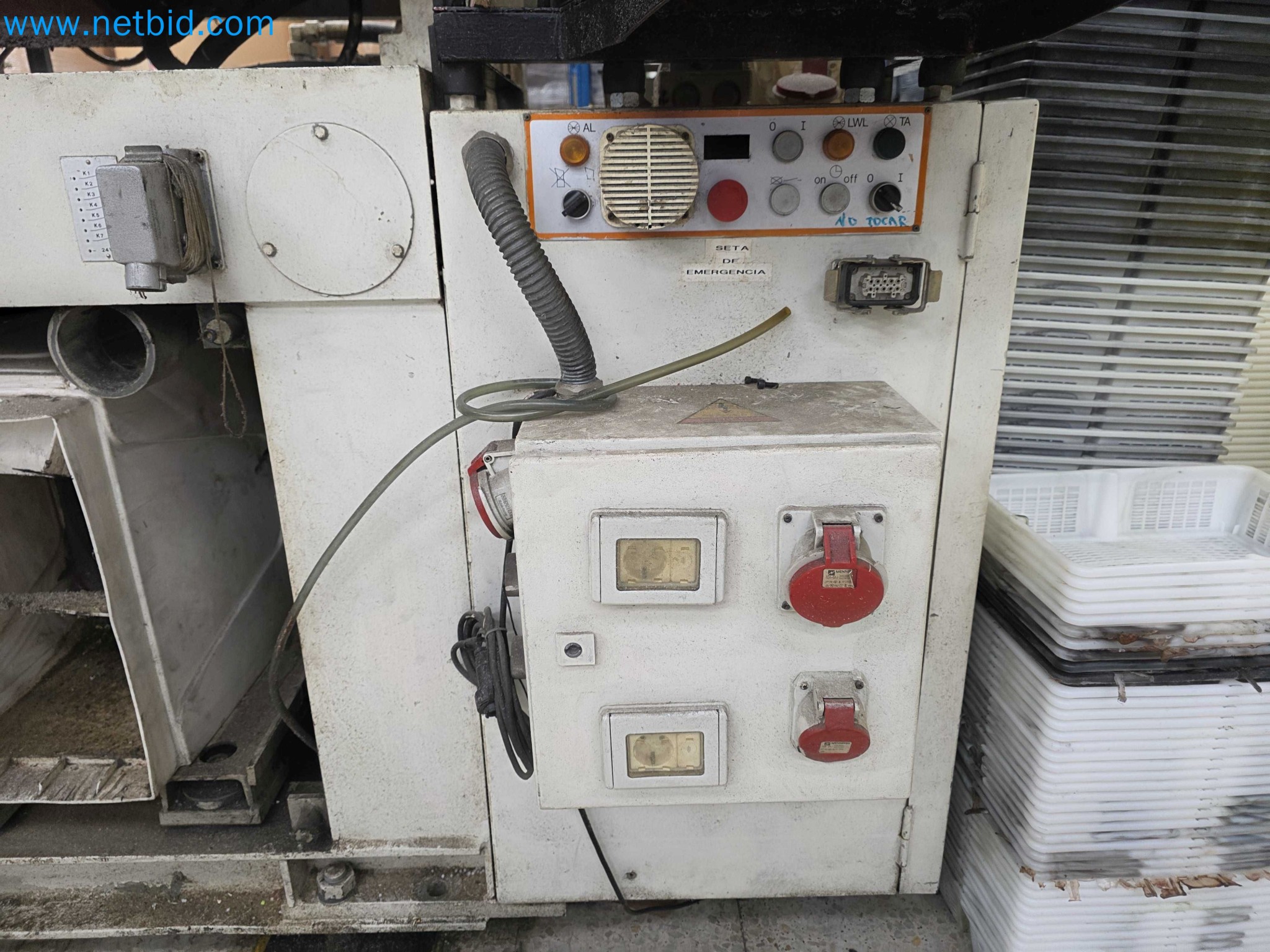 Tromosa Asset Sale (Troqueles Y Moldes De Galicia, Sa): Plastic Injection machinery and accessories-9