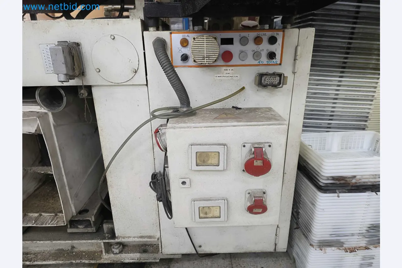 Tromosa Asset Sale (Troqueles Y Moldes De Galicia, Sa): Plastic Injection machinery and accessories-9