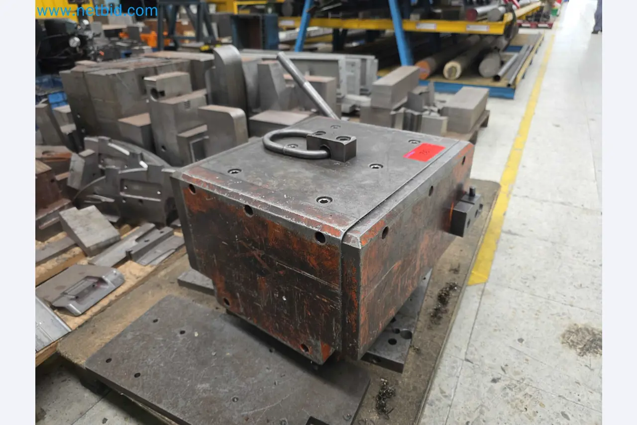Tromosa Asset Sale (Troqueles Y Moldes De Galicia, Sa): Cnc Machining Centres, Edm Machines And Mould Manufacturing Equipment-3