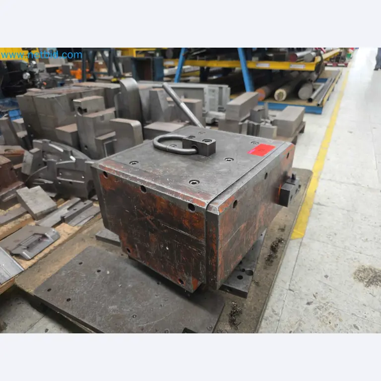 Tromosa Asset Sale (Troqueles Y Moldes De Galicia, Sa): Cnc Machining Centres, Edm Machines And Mould Manufacturing Equipment-3