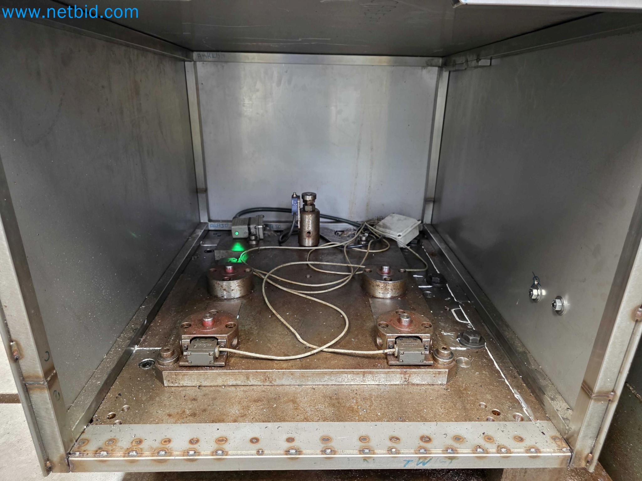 Tromosa Asset Sale (Troqueles Y Moldes De Galicia, Sa): Cnc Machining Centres, Edm Machines And Mould Manufacturing Equipment-32