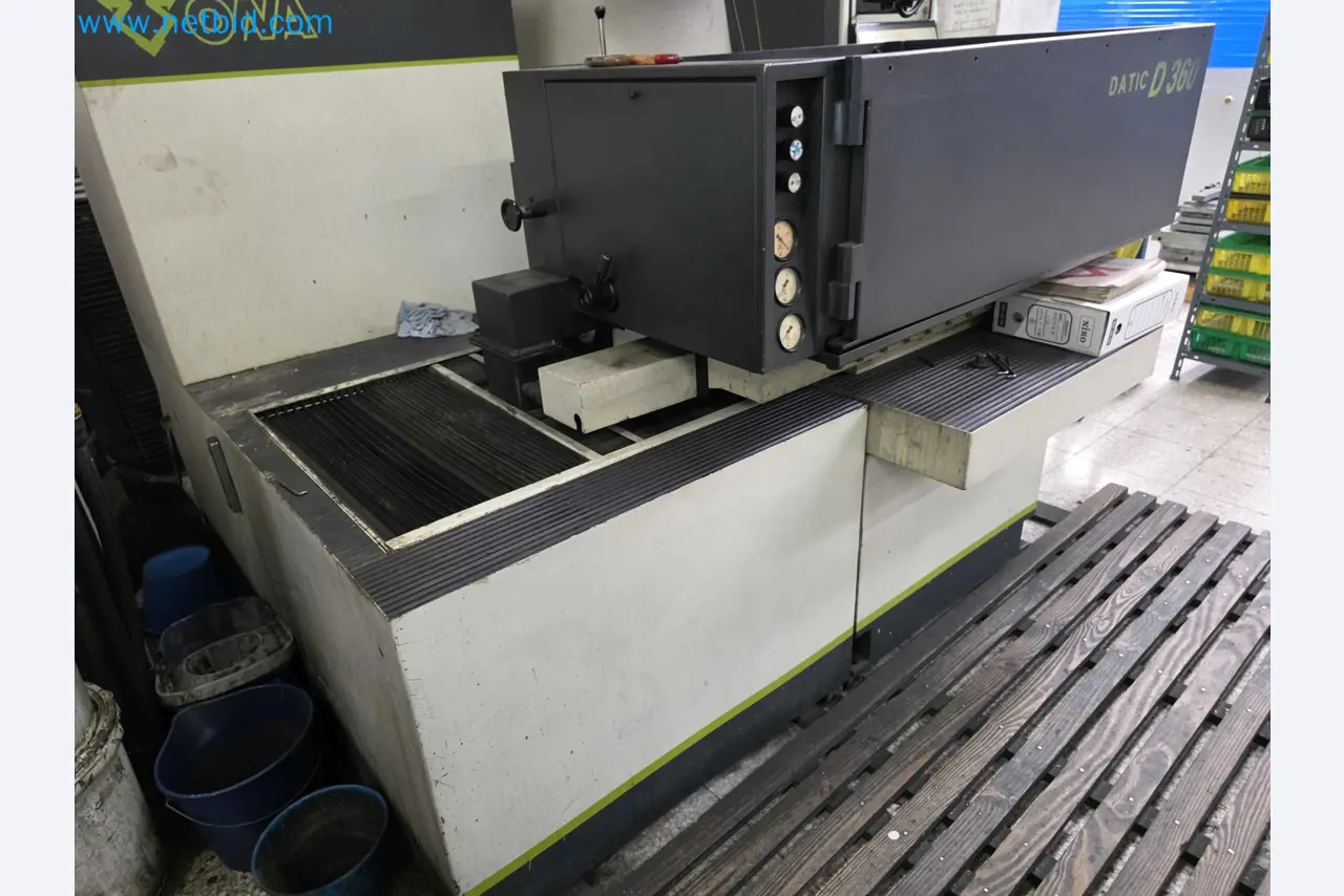 Tromosa Asset Sale (Troqueles Y Moldes De Galicia, Sa): Cnc Machining Centres, Edm Machines And Mould Manufacturing Equipment-12