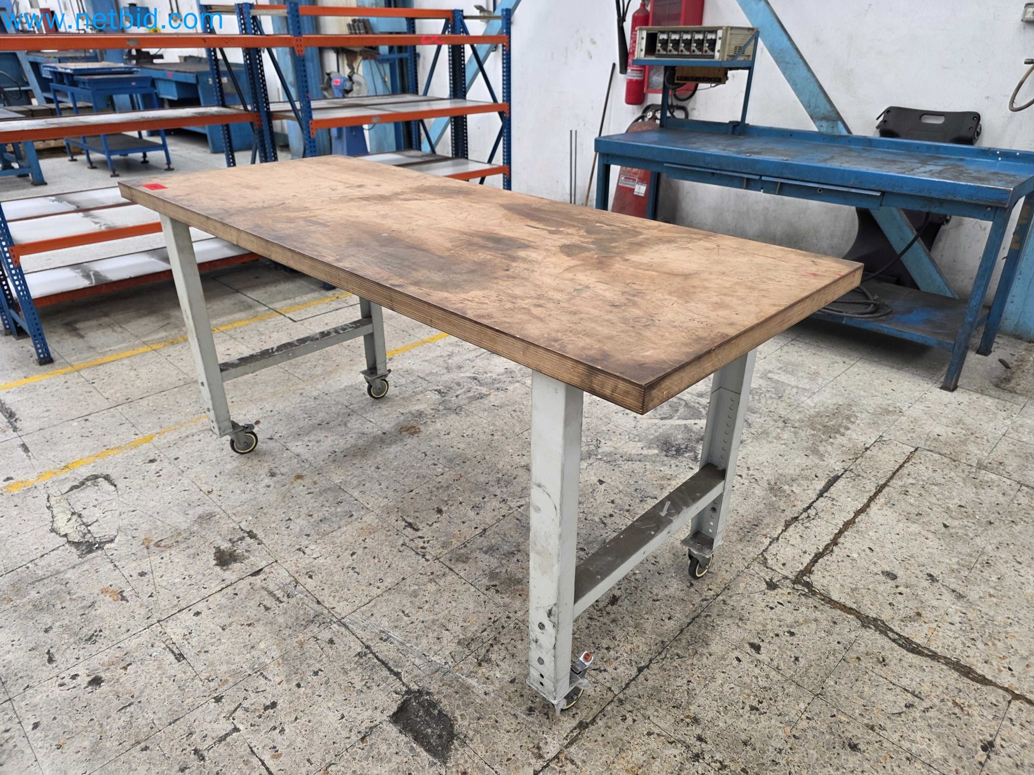Centres d'usinage CNC, machines d'électroérosion et équipements pour la fabrication de moules
-3