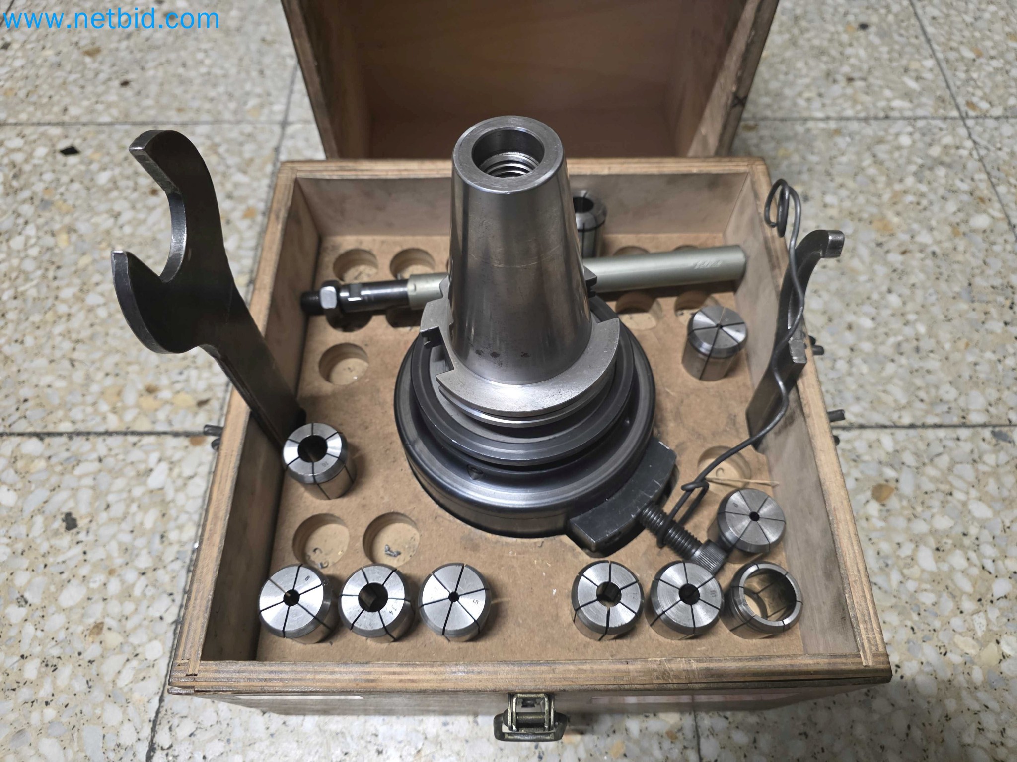 Tromosa Asset Sale (Troqueles Y Moldes De Galicia, Sa): Centros de usinagem CNC, máquinas de eletroerosão e equipamento para a construção de moldes
-2