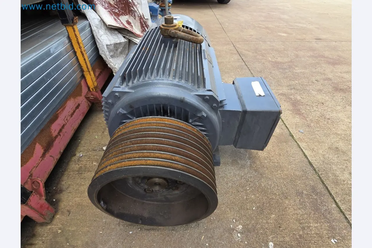 Engines, motors, and other industrial equipment for the foundry sector-15