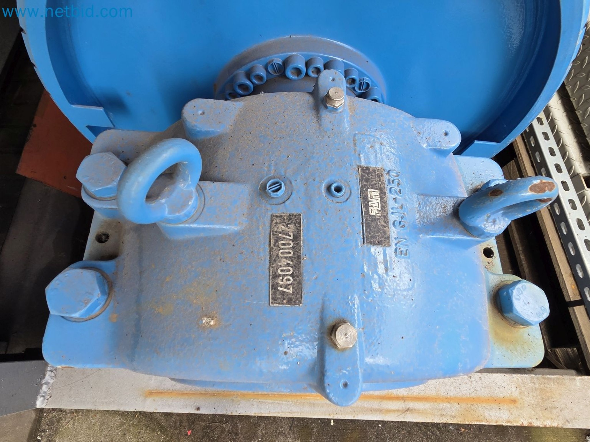 Engines, motors, and other industrial equipment for the foundry sector-4