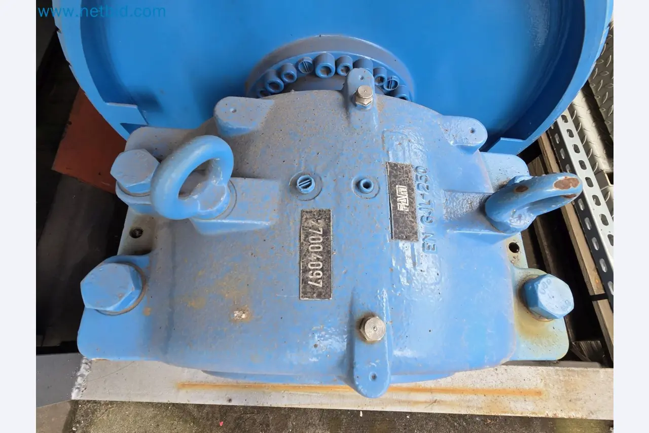 Engines, motors, and other industrial equipment for the foundry sector-4