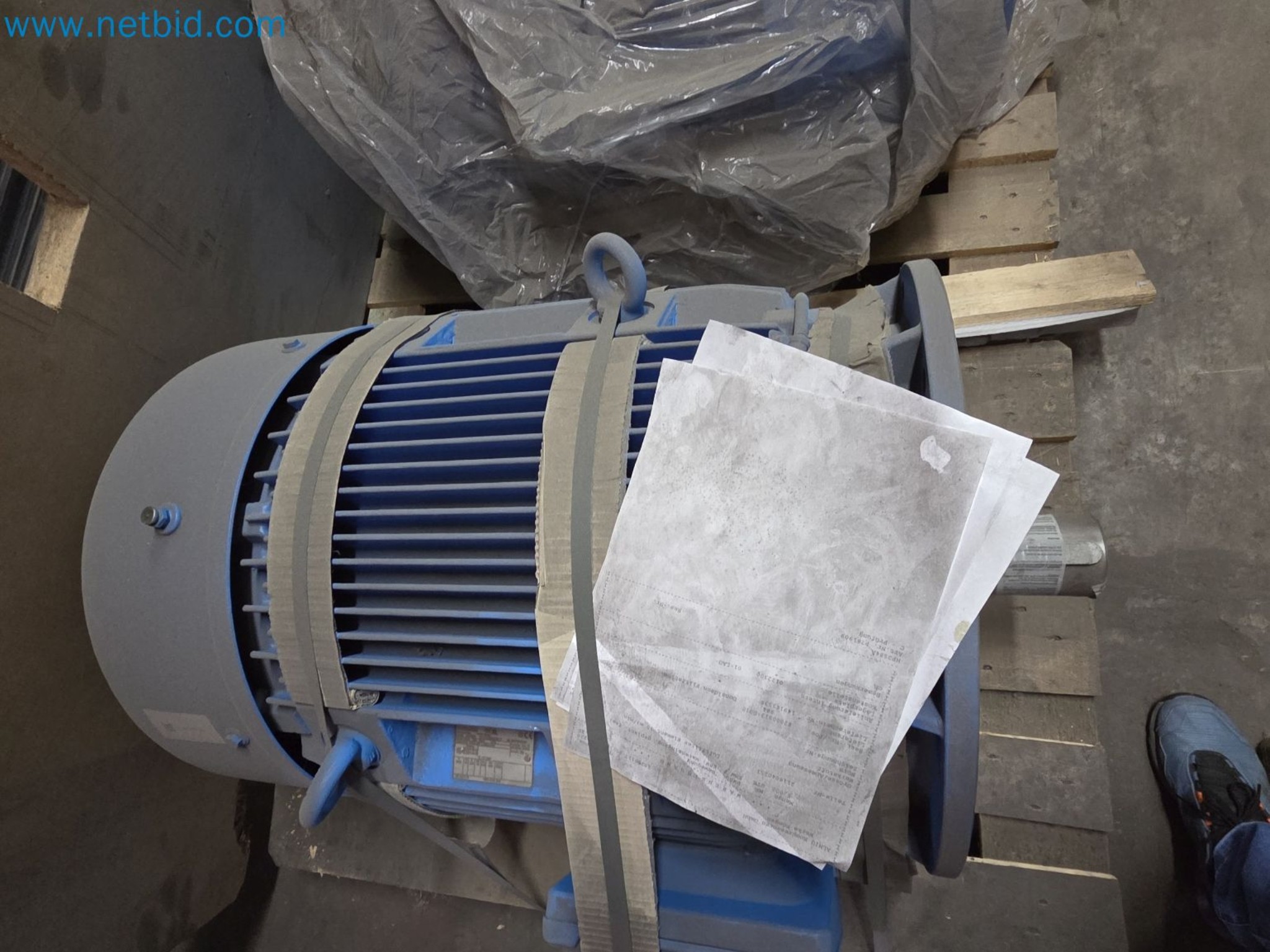 Engines, motors, and other industrial equipment for the foundry sector-5