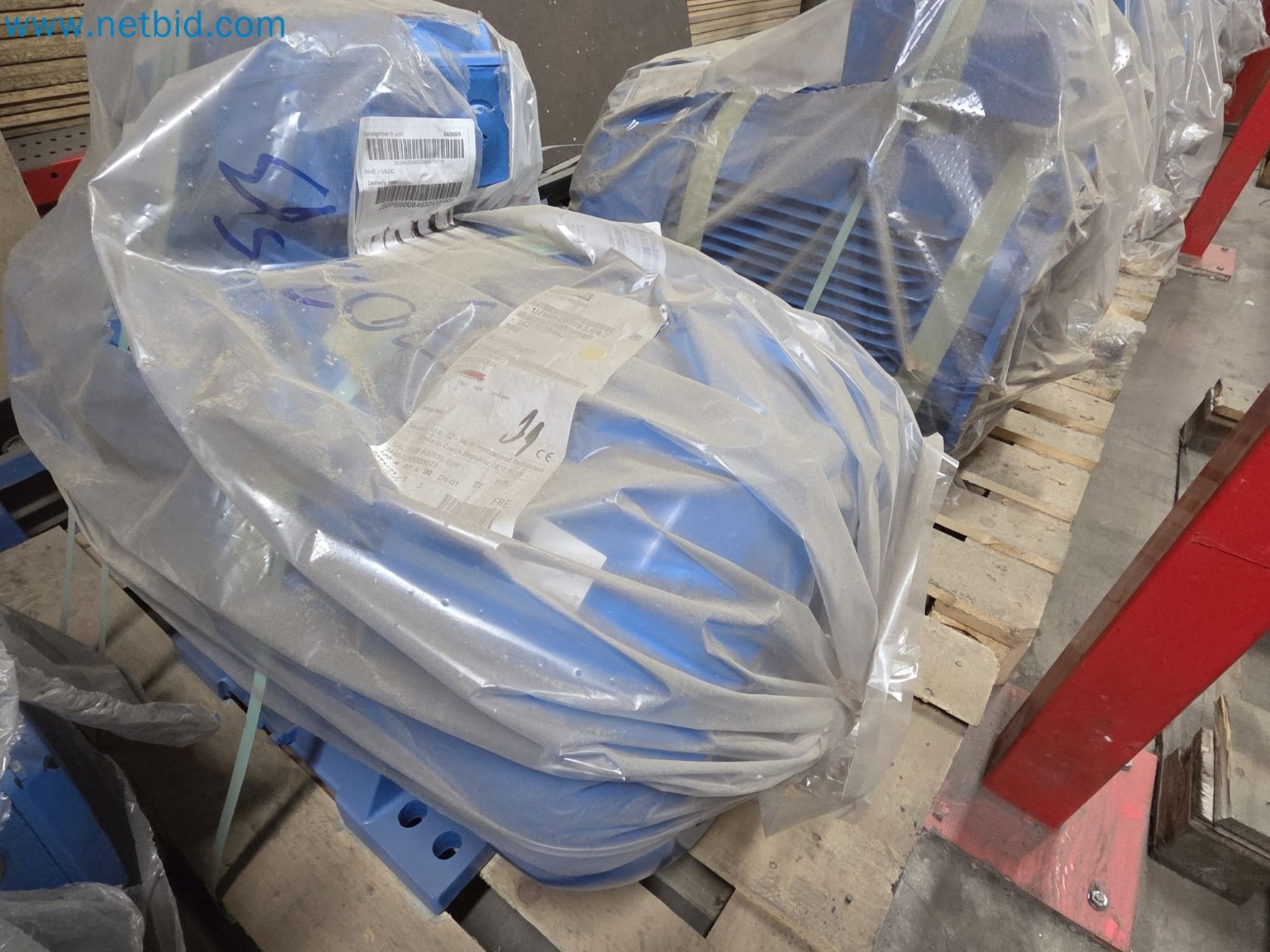 Engines, motors, and other industrial equipment for the foundry sector-2