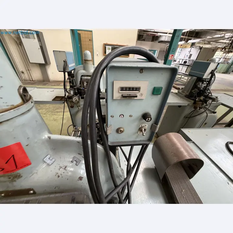 Closure of the Amiet Workshop: Swiss quality in bag lock manufacturing
-13