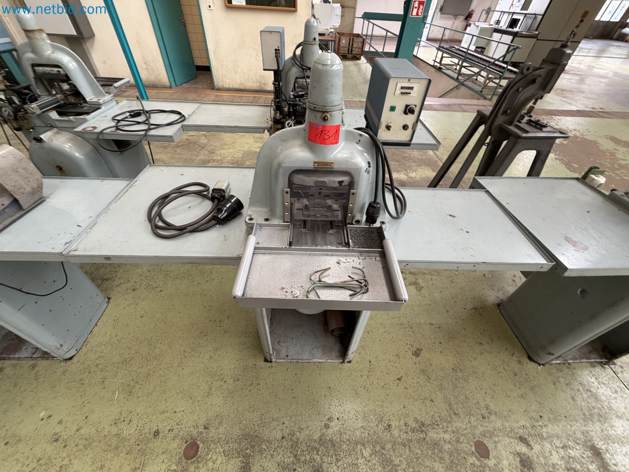 Closure of the Amiet Workshop: Swiss quality in bag lock manufacturing
-14