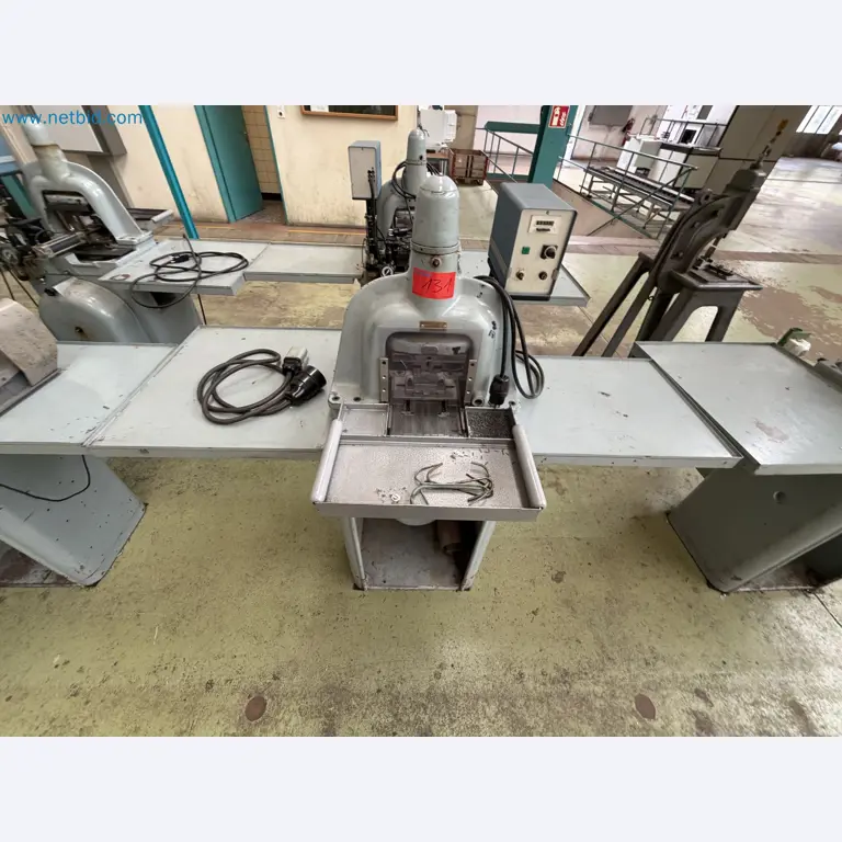 Closure of the Amiet Workshop: Swiss quality in bag lock manufacturing
-14