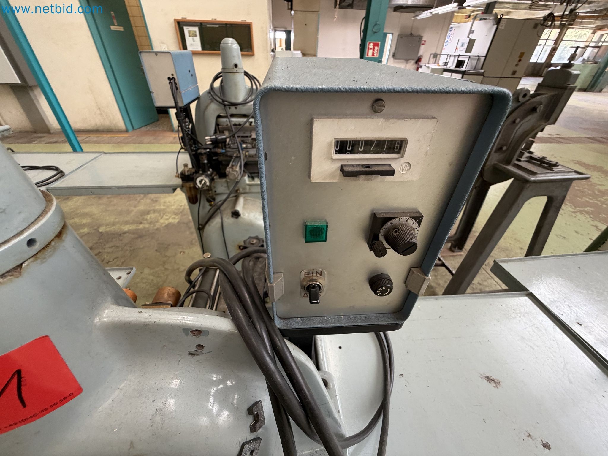 Closure of the Amiet Workshop: Swiss quality in bag lock manufacturing
-17