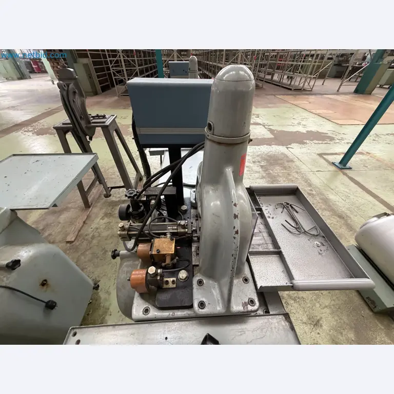 Closure of the Amiet Workshop: Swiss quality in bag lock manufacturing
-18