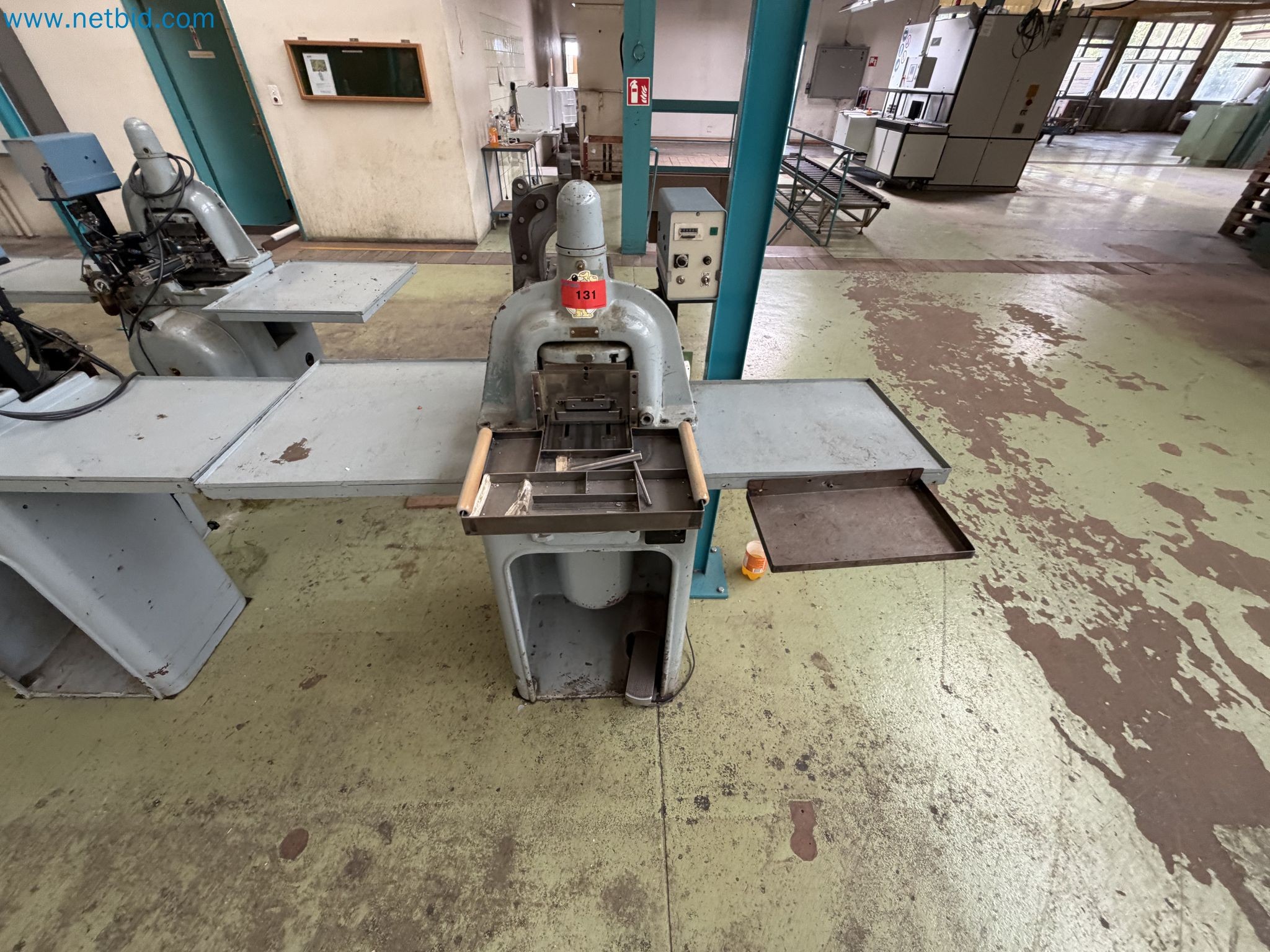 Closure of the Amiet Workshop: Swiss quality in bag lock manufacturing
-19