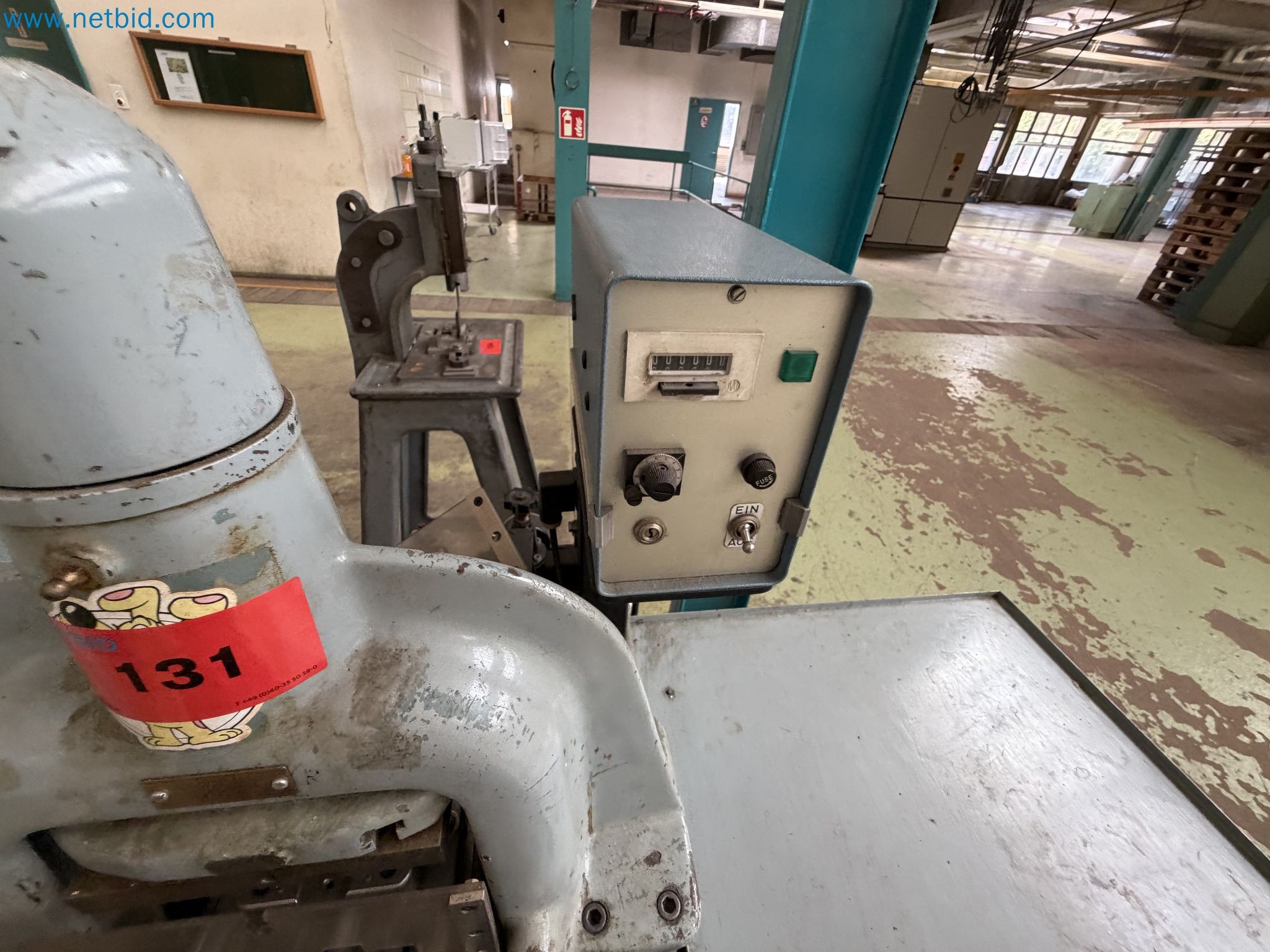 Closure of the Amiet Workshop: Swiss quality in bag lock manufacturing
-25