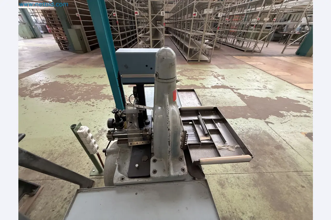 Closure of the Amiet Workshop: Swiss quality in bag lock manufacturing
-26