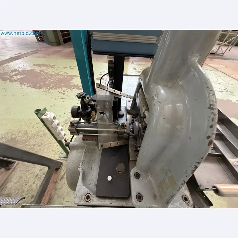 Closure of the Amiet Workshop: Swiss quality in bag lock manufacturing
-27