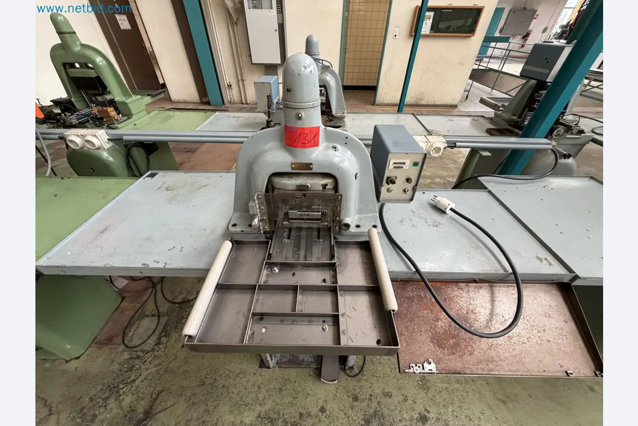 Closure of the Amiet Workshop: Swiss quality in bag lock manufacturing
-2