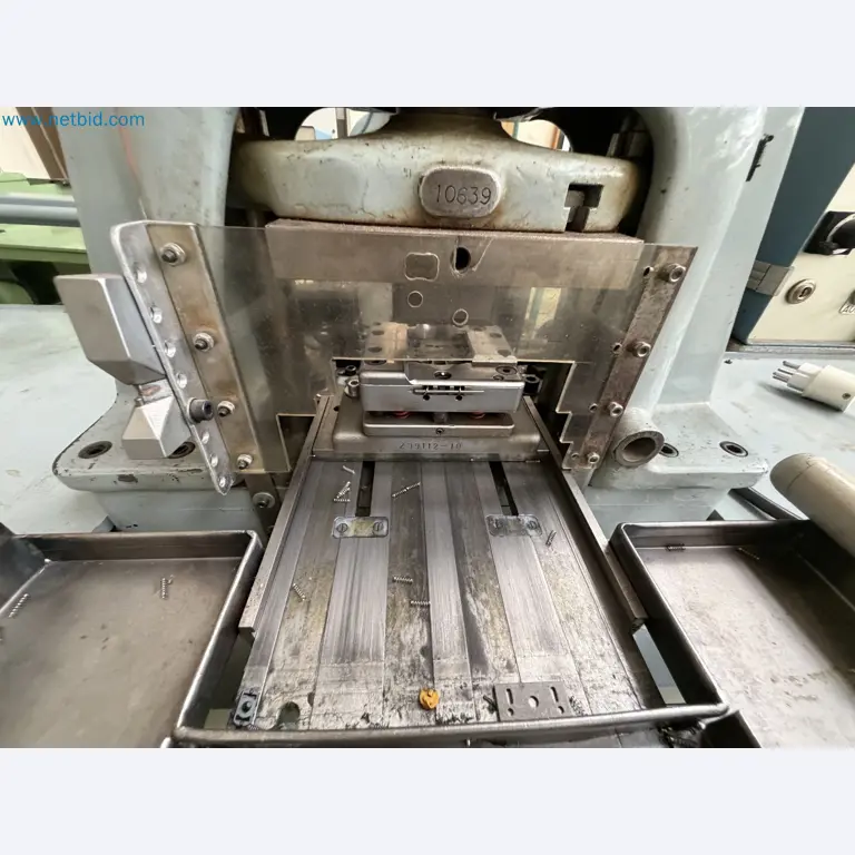 Closure of the Amiet Workshop: Swiss quality in bag lock manufacturing
-5