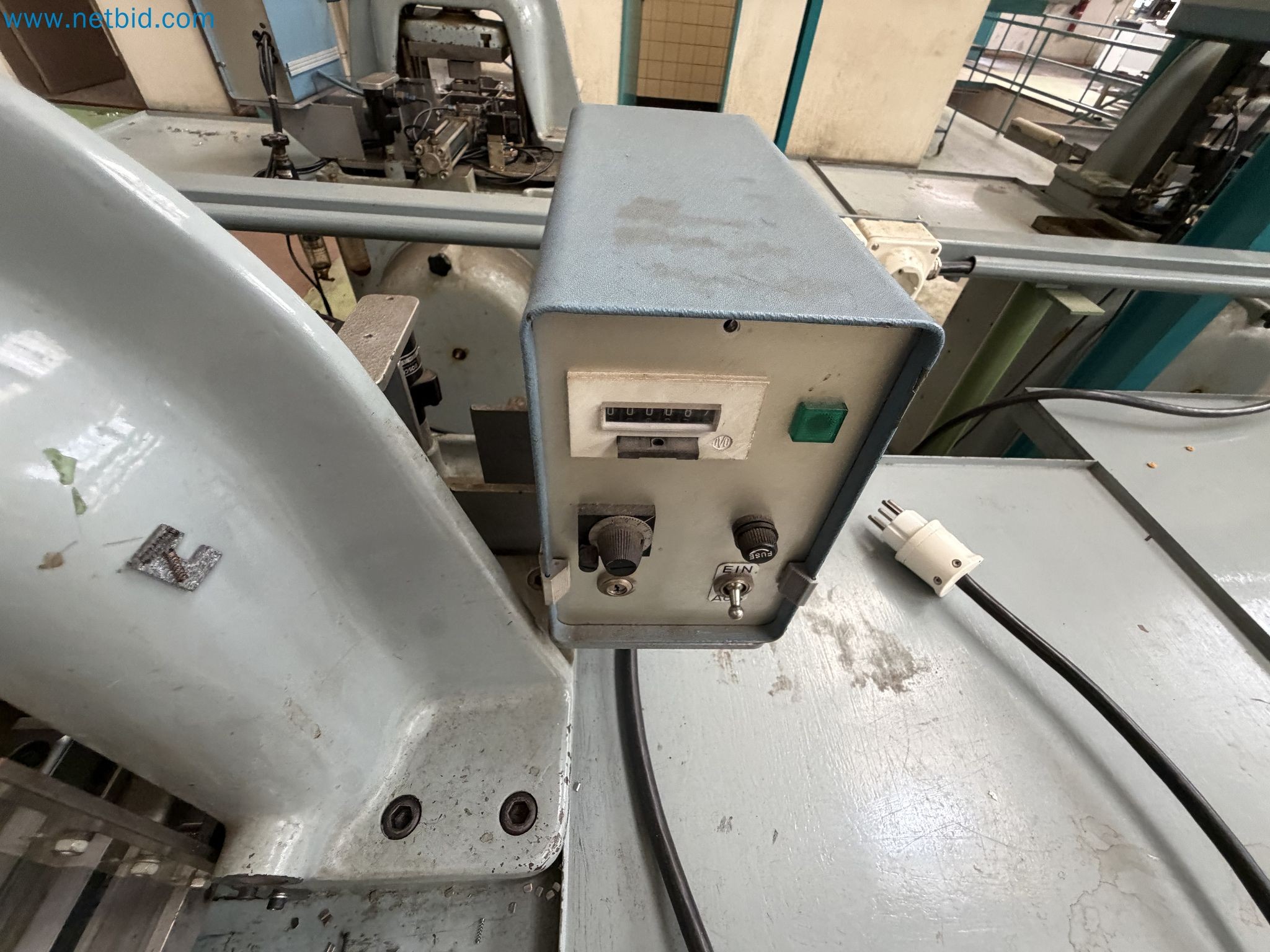 Closure of the Amiet Workshop: Swiss quality in bag lock manufacturing
-7