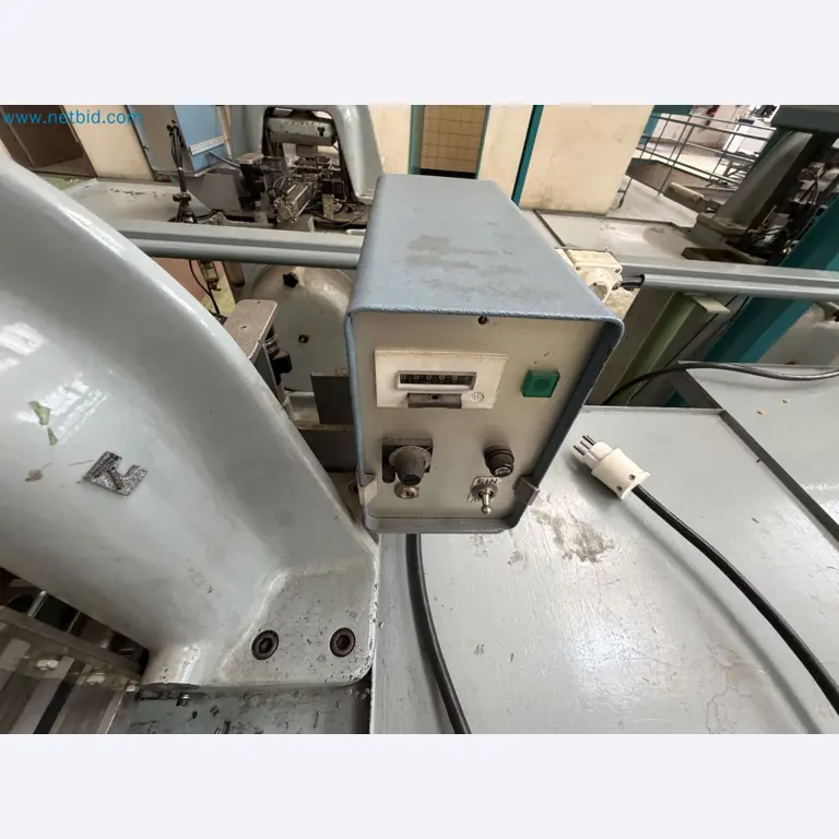 Closure of the Amiet Workshop: Swiss quality in bag lock manufacturing
-7