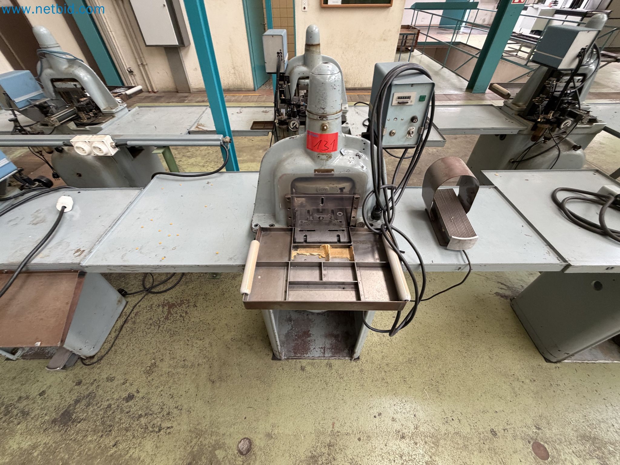 Closure of the Amiet Workshop: Swiss quality in bag lock manufacturing
-8