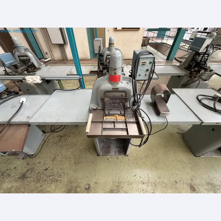 Closure of the Amiet Workshop: Swiss quality in bag lock manufacturing
-8