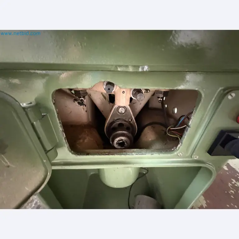 Closure of the Amiet Workshop: Swiss quality in bag lock manufacturing
-13