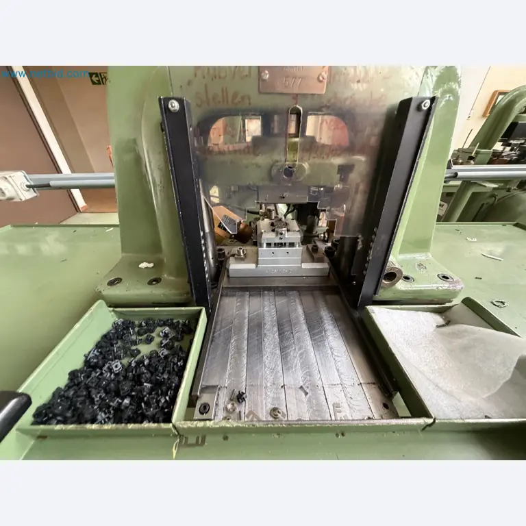 Closure of the Amiet Workshop: Swiss quality in bag lock manufacturing
-18