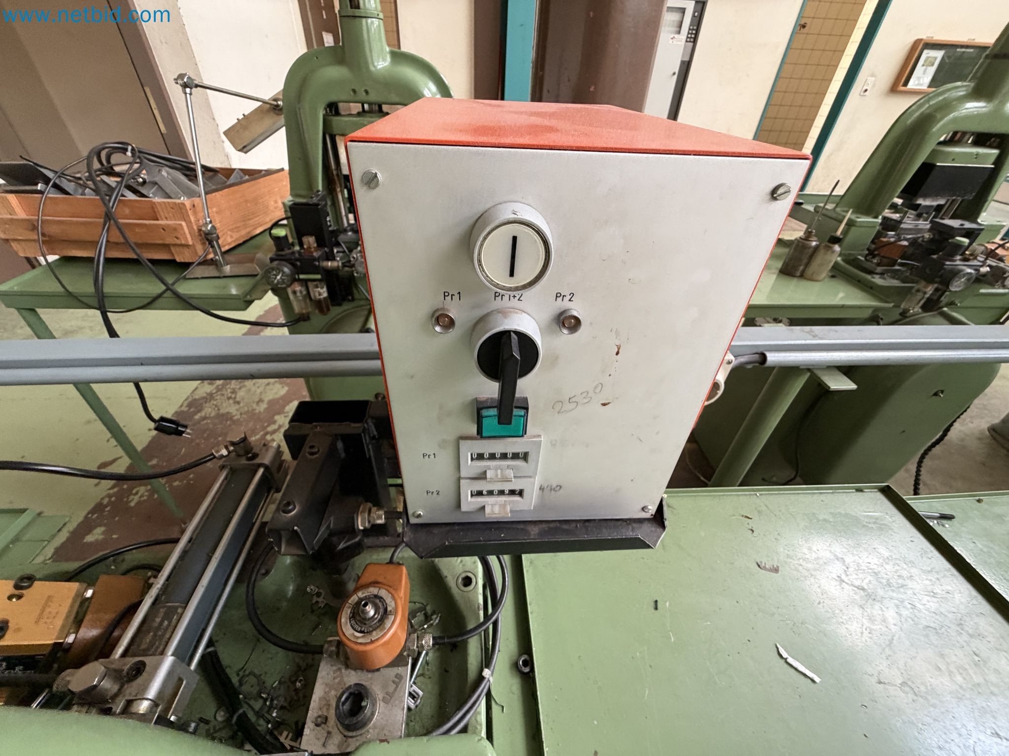 Closure of the Amiet Workshop: Swiss quality in bag lock manufacturing
-19