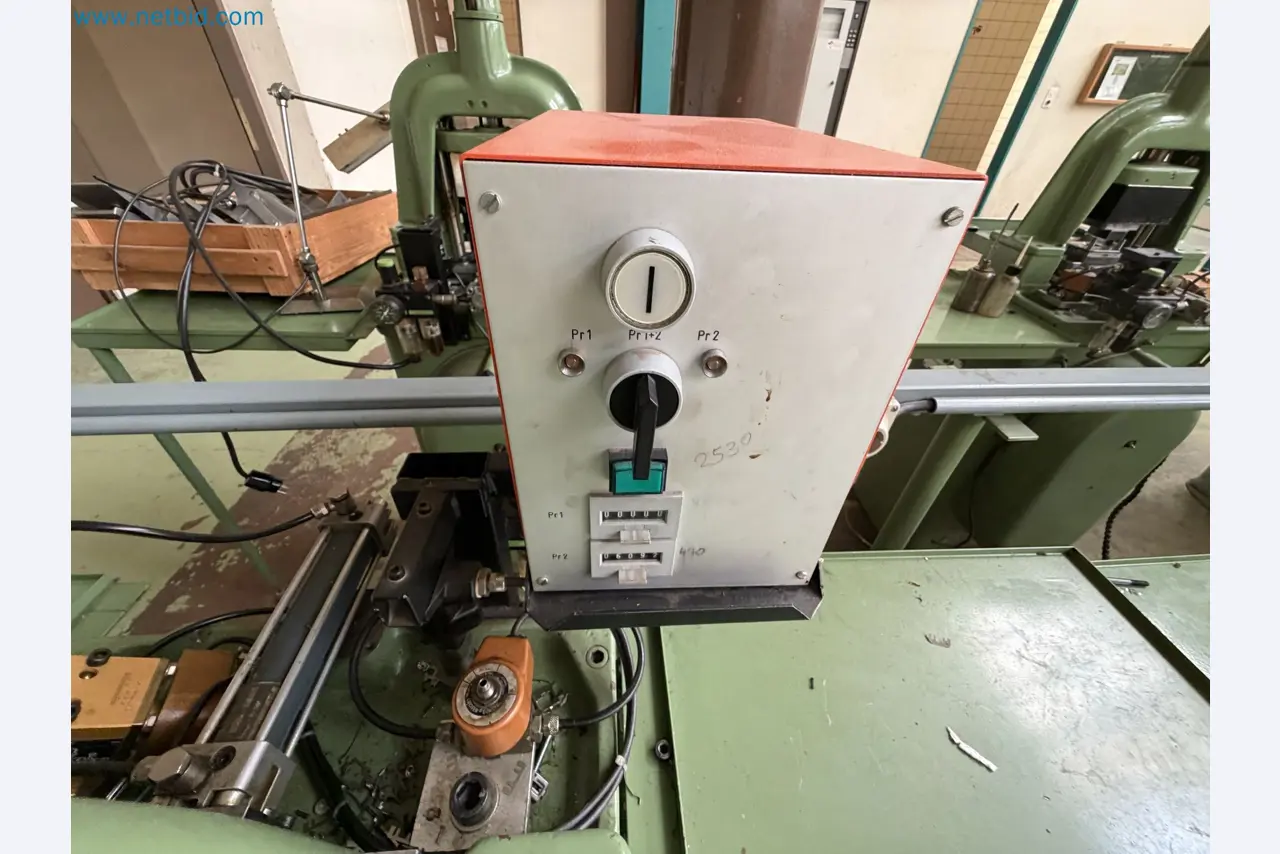 Closure of the Amiet Workshop: Swiss quality in bag lock manufacturing
-19