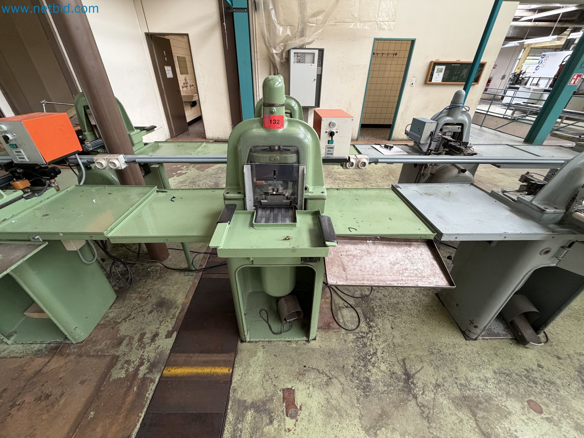Closure of the Amiet Workshop: Swiss quality in bag lock manufacturing
-25