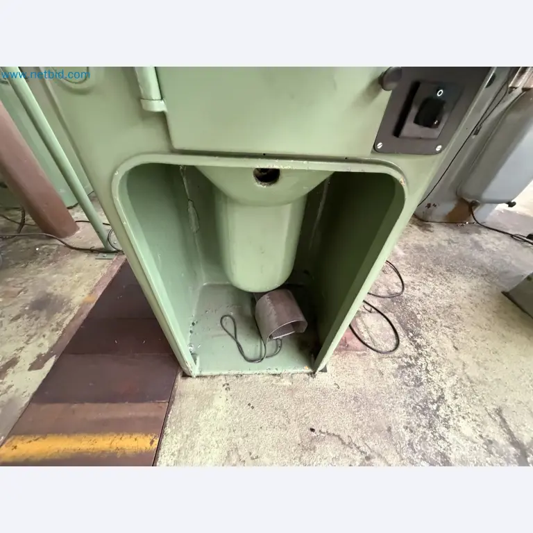 Closure of the Amiet Workshop: Swiss quality in bag lock manufacturing
-28