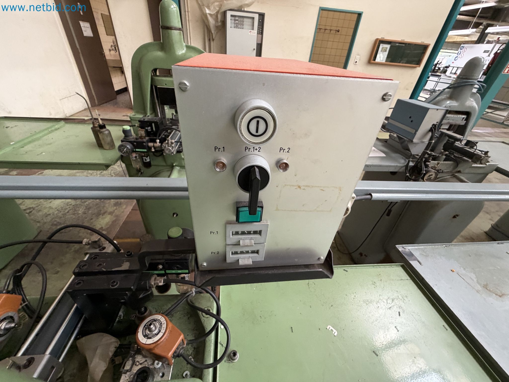 Closure of the Amiet Workshop: Swiss quality in bag lock manufacturing
-29