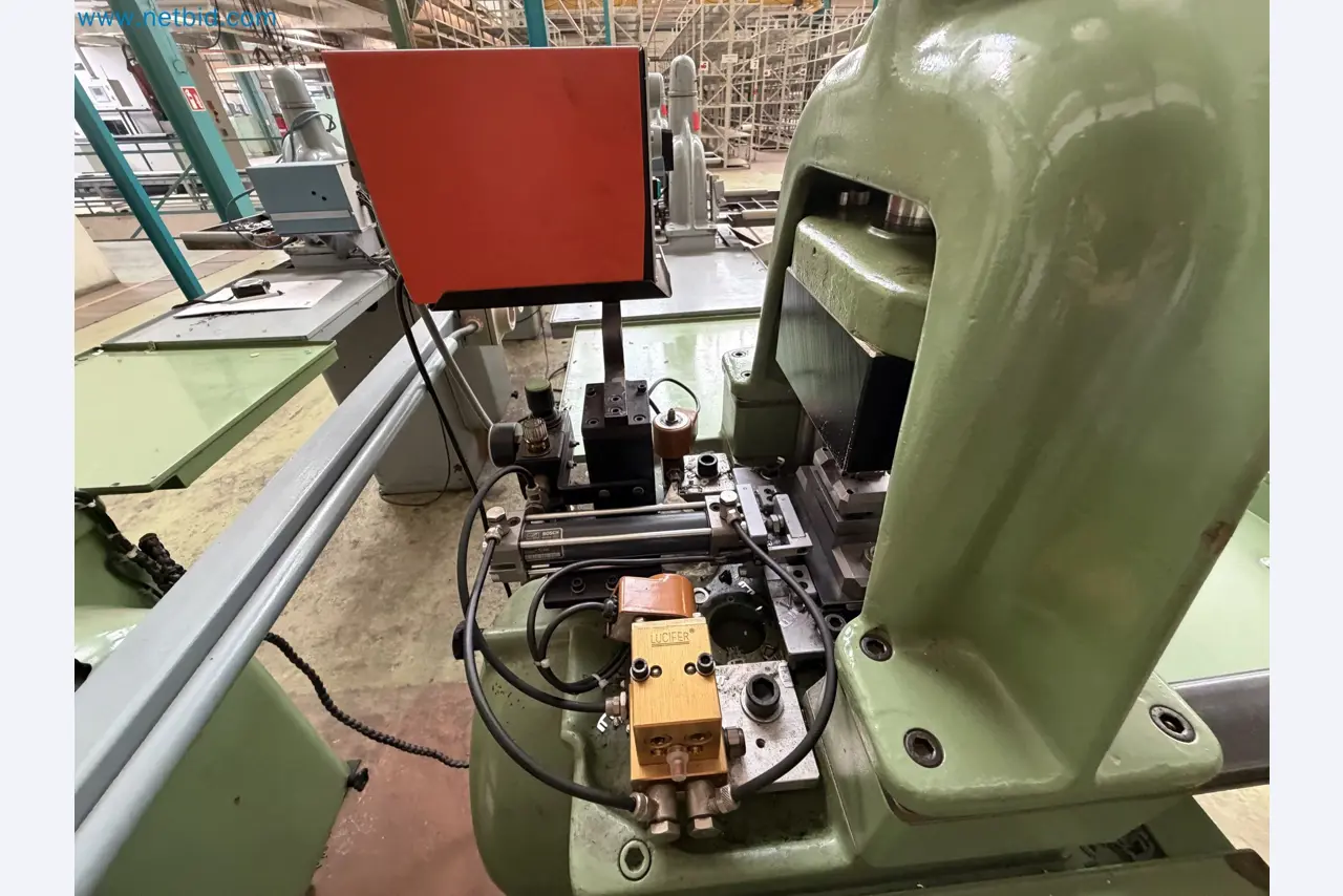 Closure of the Amiet Workshop: Swiss quality in bag lock manufacturing
-30