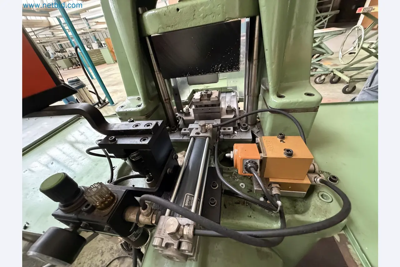Closure of the Amiet Workshop: Swiss quality in bag lock manufacturing
-31