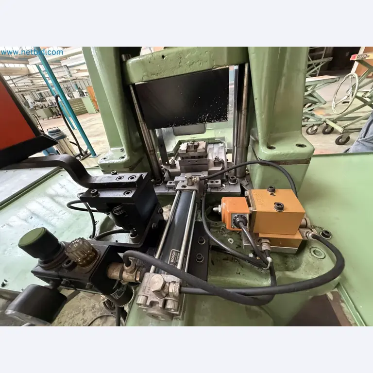 Closure of the Amiet Workshop: Swiss quality in bag lock manufacturing
-31