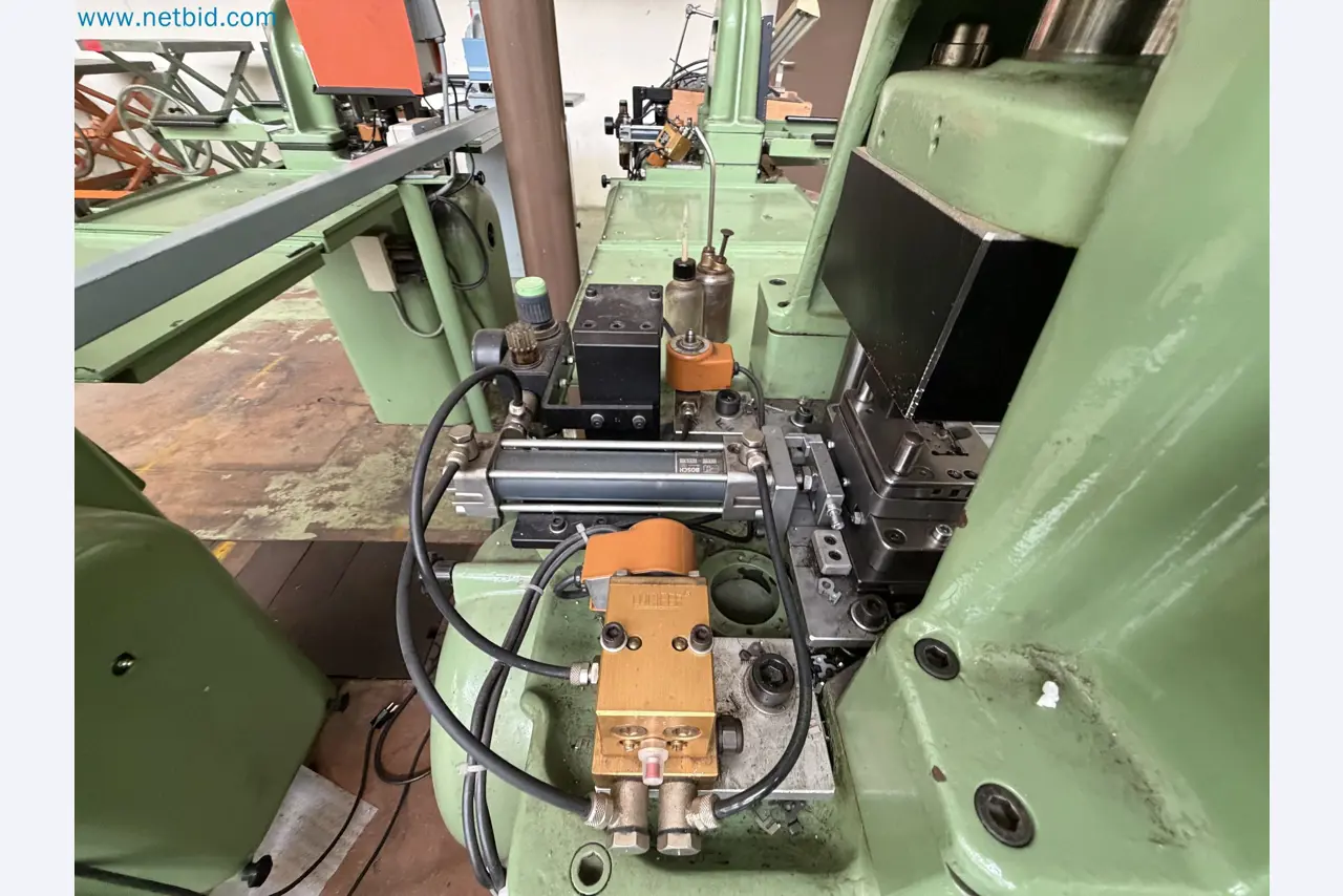 Closure of the Amiet Workshop: Swiss quality in bag lock manufacturing
-7