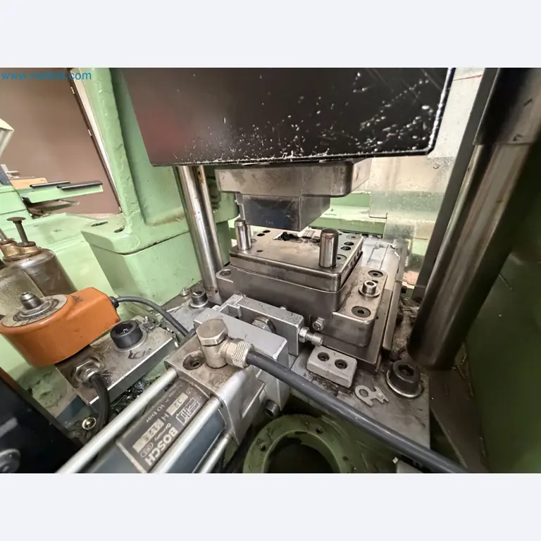 Closure of the Amiet Workshop: Swiss quality in bag lock manufacturing
-8