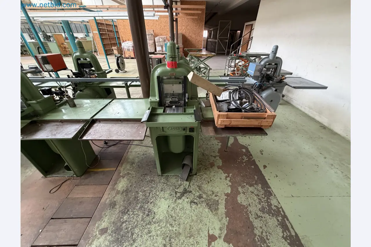 Closure of the Amiet Workshop: Swiss quality in bag lock manufacturing
-9