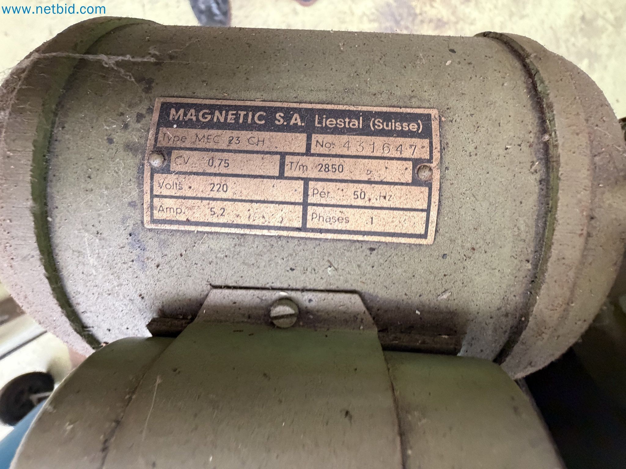Closure of the Amiet Workshop: Swiss quality in bag lock manufacturing
-5