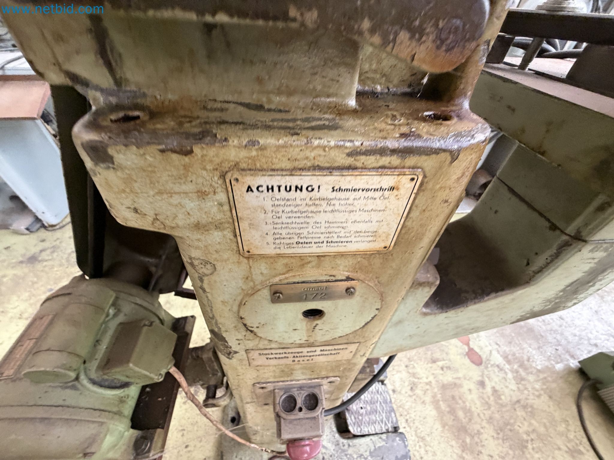 Closure of the Amiet Workshop: Swiss quality in bag lock manufacturing
-6