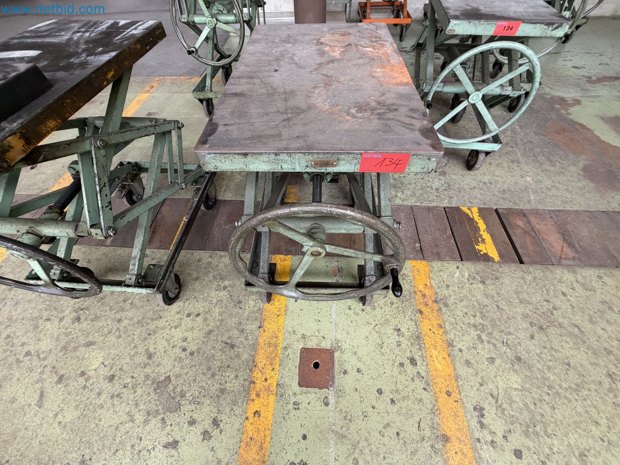 Closure of the Amiet Workshop: Swiss quality in bag lock manufacturing
-9
