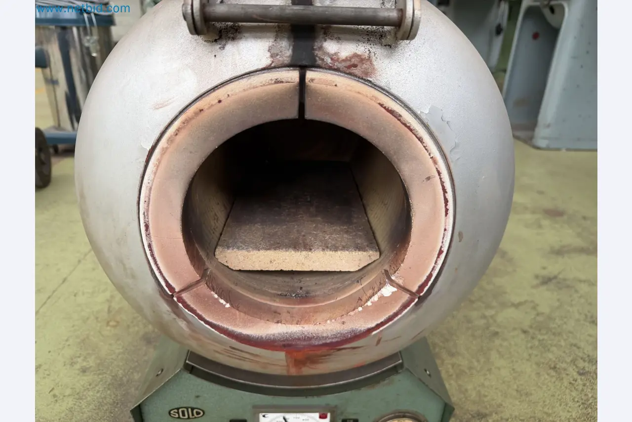 Closure of the Amiet Workshop: Swiss quality in bag lock manufacturing
-2