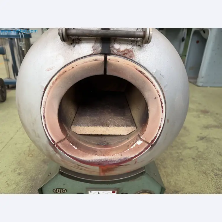 Closure of the Amiet Workshop: Swiss quality in bag lock manufacturing
-2