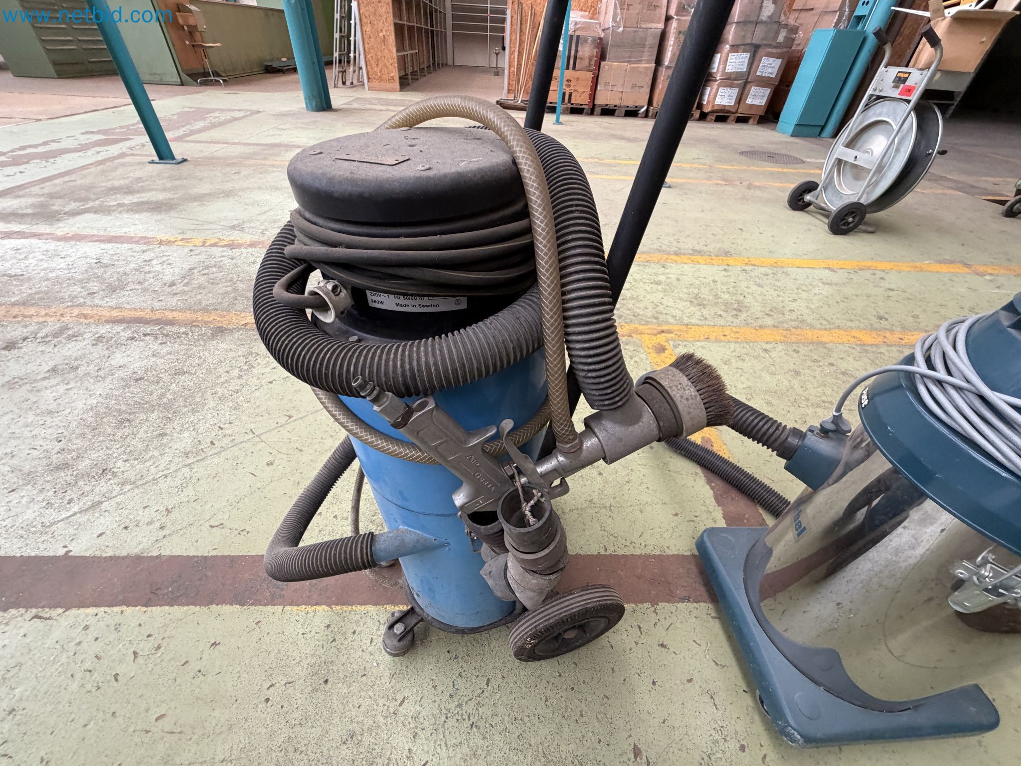 Closure of the Amiet Workshop: Swiss quality in bag lock manufacturing
-2
