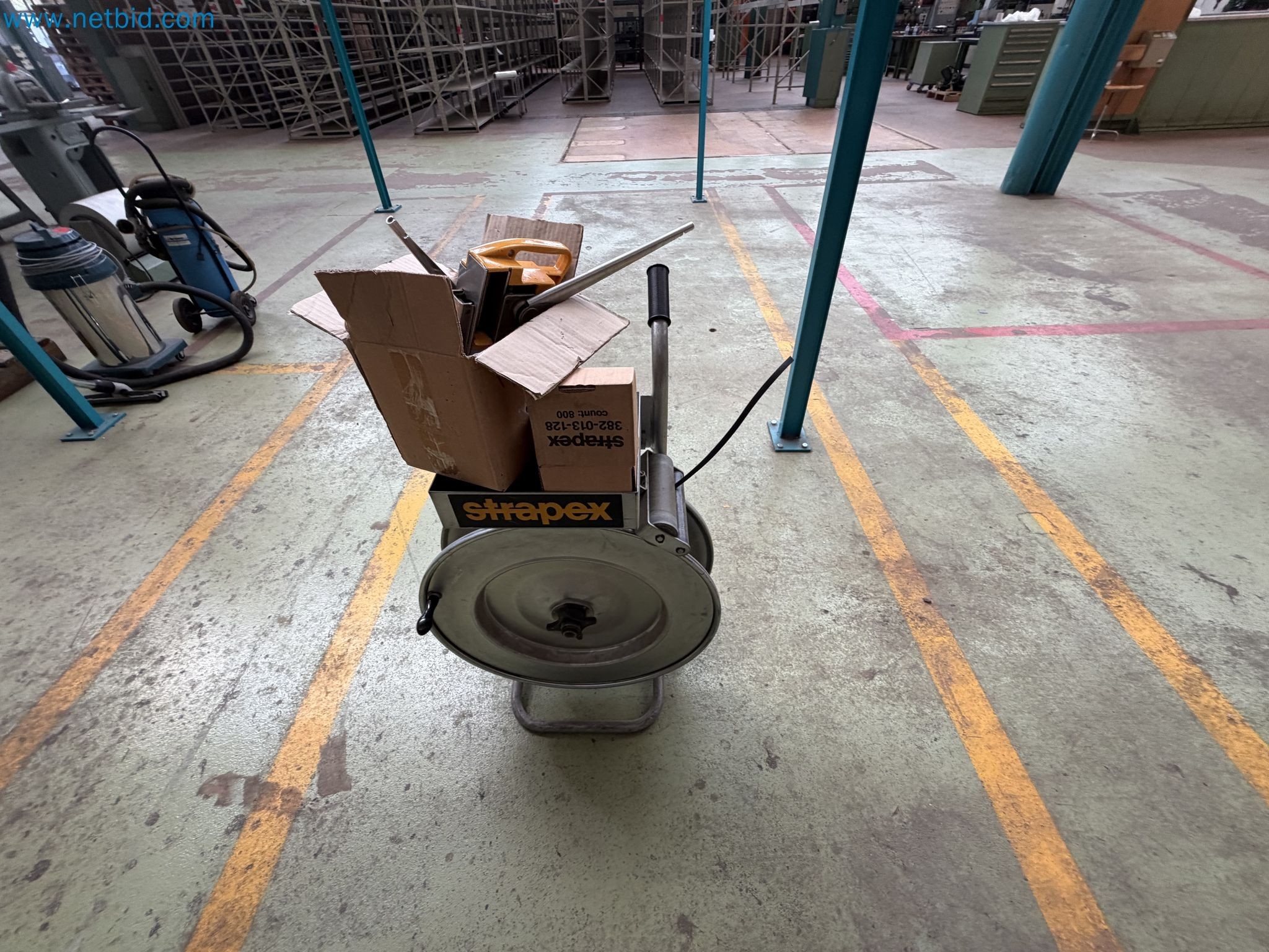 Closure of the Amiet Workshop: Swiss quality in bag lock manufacturing
-4
