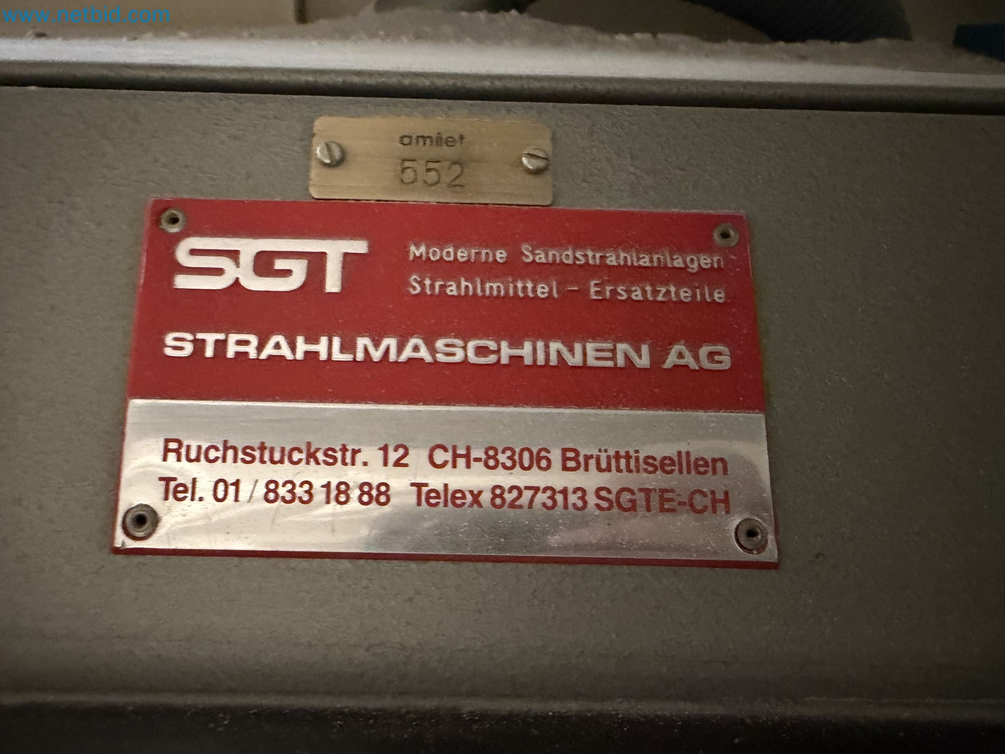 Closure of the Amiet Workshop: Swiss quality in bag lock manufacturing
-4