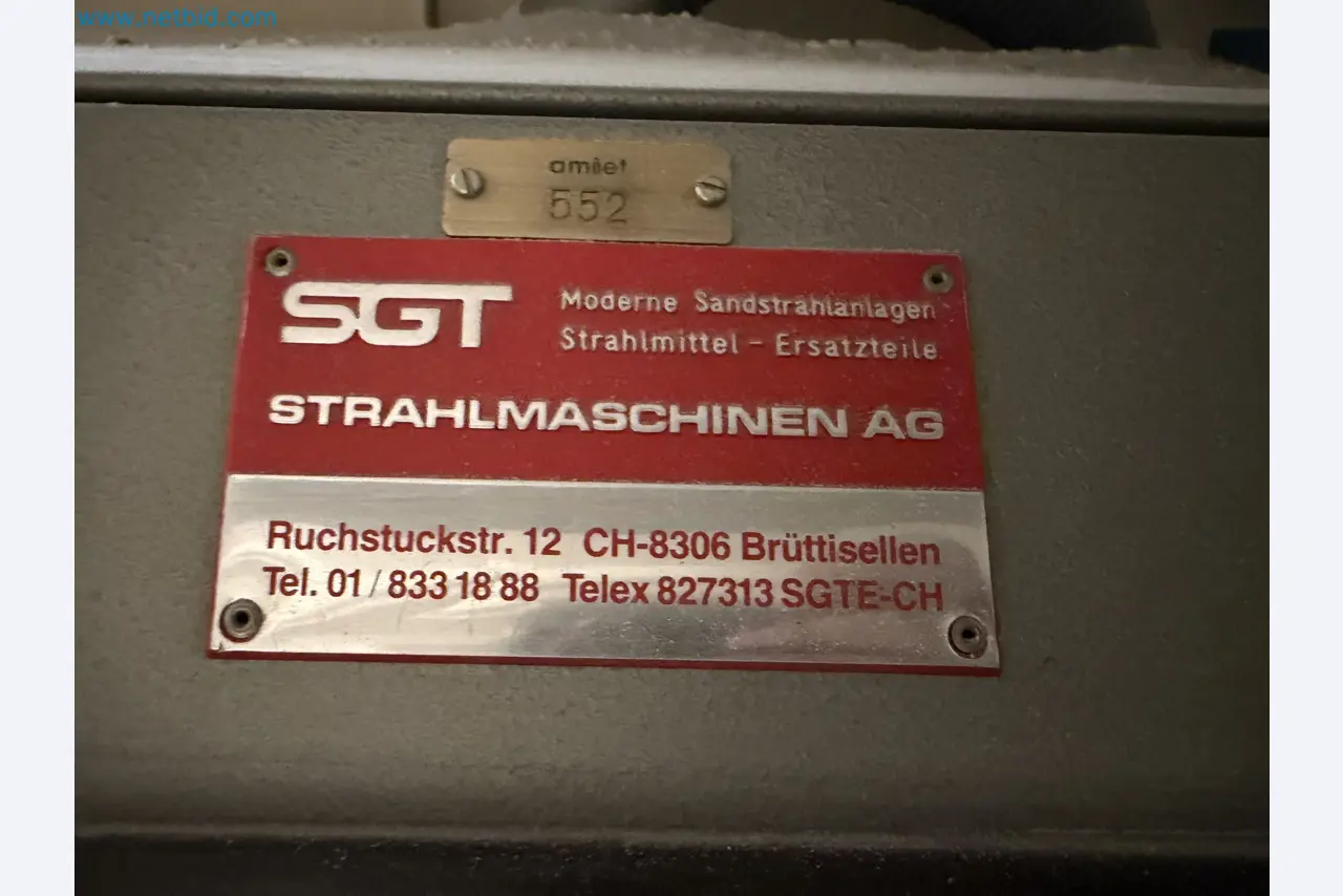 Closure of the Amiet Workshop: Swiss quality in bag lock manufacturing
-4
